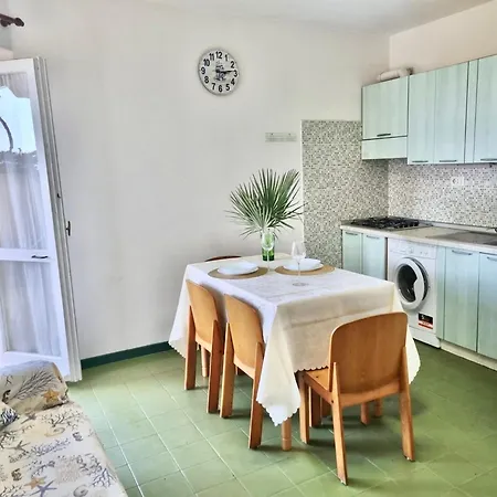 Isa - 6 Beds In Just 150 Mt From The Sea Apartamento