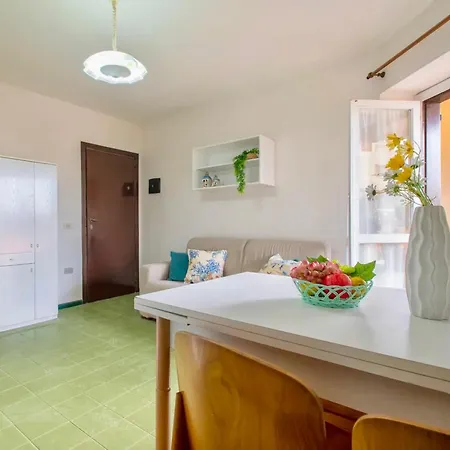 Apartment Isa - 6 Beds In Just 150 Mt From The Sea