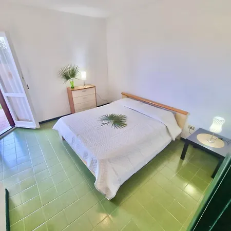 Isa - 6 Beds In Just 150 Mt From The Sea Appartamento